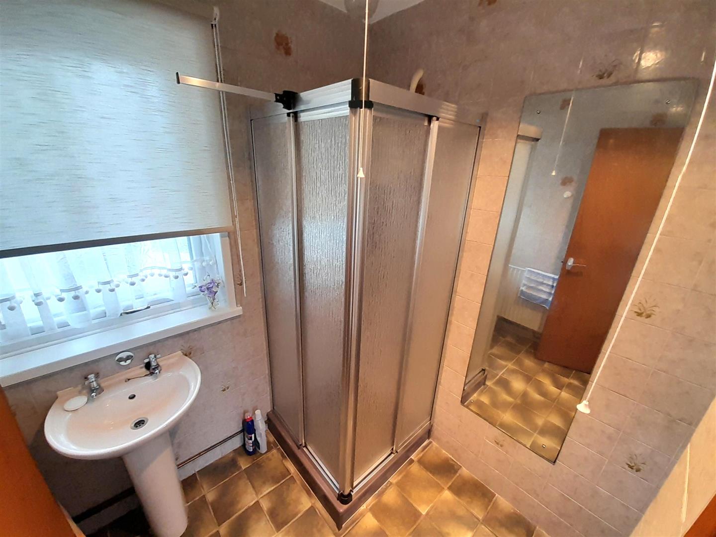 Llwynhendy Road, Llanelli, SA14 9HR